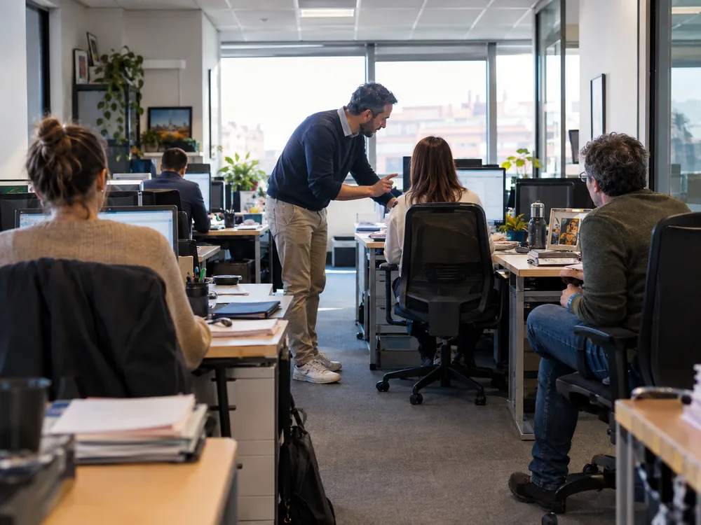 Formación informática impartida en la propia oficina del cliente, en los puestos de trabajo reales